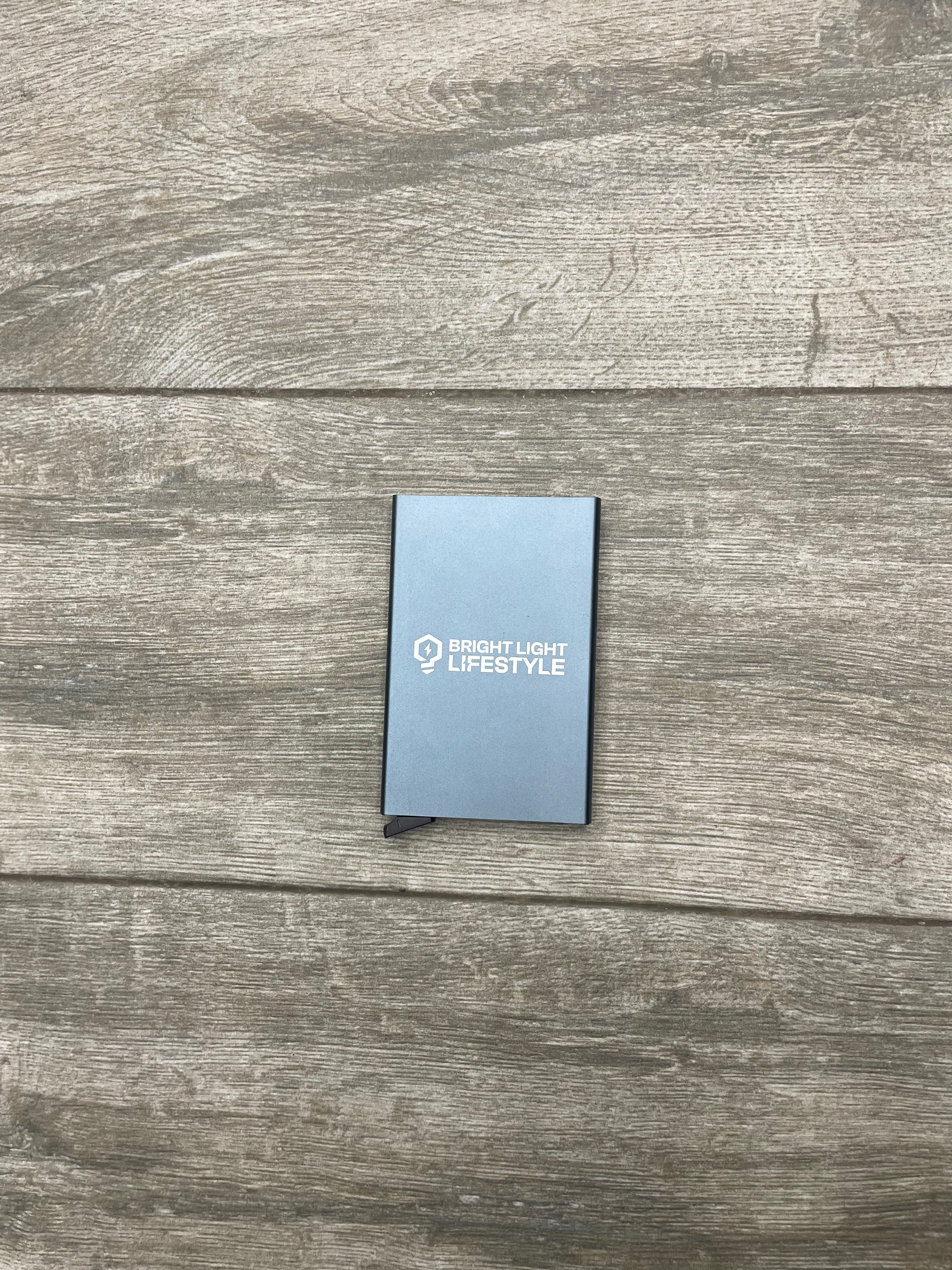 Tarjetero de aluminio con bloqueo RFID